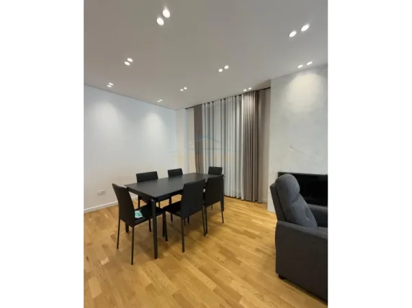 Tirane, jepet me qera Vile 3 Katshe Kati 0, 500 m² 3.500 € (teg)