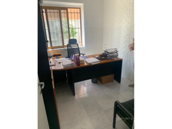 Tirane, shitet apartament 1+1 Kati 1, 44 m² 160.000 € 