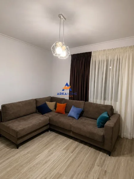 Tirane, jepet me qera apartament 1+1+Ballkon Kati 1, 45 m² 525 € 
