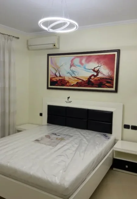 Tirane, jepet me qera apartament 1+1 Kati 3, 66 m² 650 € (21 DHJETORI)