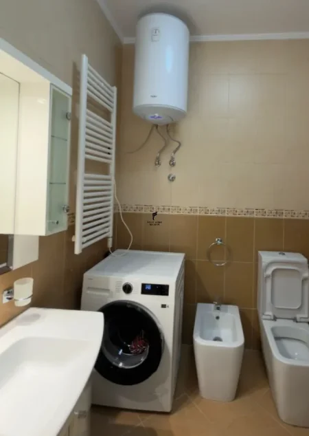 Tirane, jepet me qera apartament 1+1 Kati 3, 66 m² 650 € (21 DHJETORI)