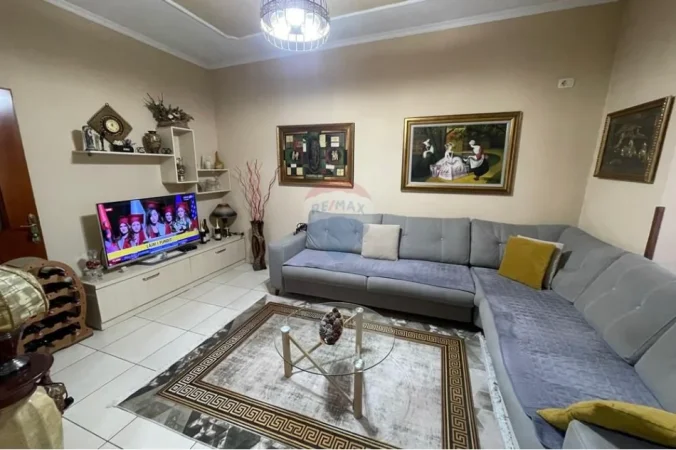 Tirane, shitet apartament 3+1 Kati 6, 82 m² 170.000 € (Ali demi)