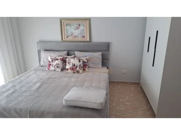 Tirane, jepet me qera apartament 1+1+Ballkon Kati 2, 70 m² 500 € (Liqeni i Thate)