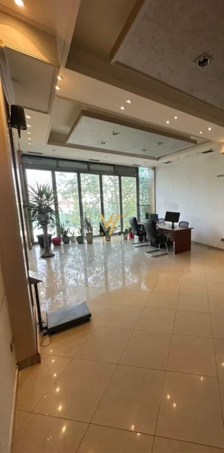 Tirane, jepet me qera zyre Kati 2, 74 m² 800 € (ASTIR)