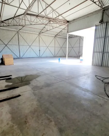 Kavaje, jepet me qera magazine Kati 1, 400 m² 1.052 € (Kavaje)