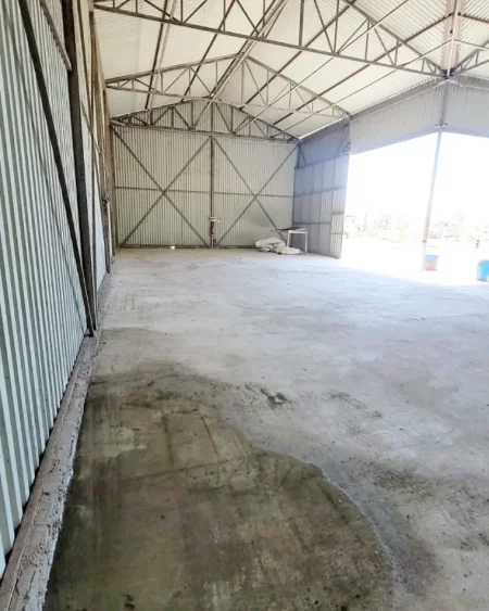 Kavaje, jepet me qera magazine Kati 1, 400 m² 1.052 € (Kavaje)