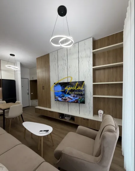 Tirane, jepet me qera apartament 1+1 Kati 6, 50 m² 450 € (ALI DEMI)