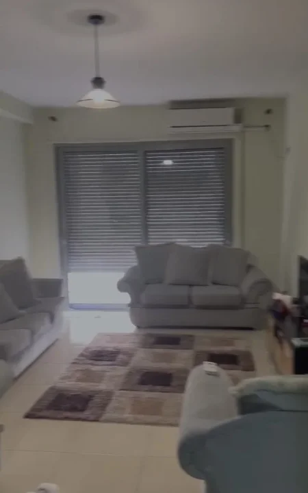 Tirane, jepet me qera apartament 1+1 Kati 4, 78 m² 600 € (Komuna E Parisit)