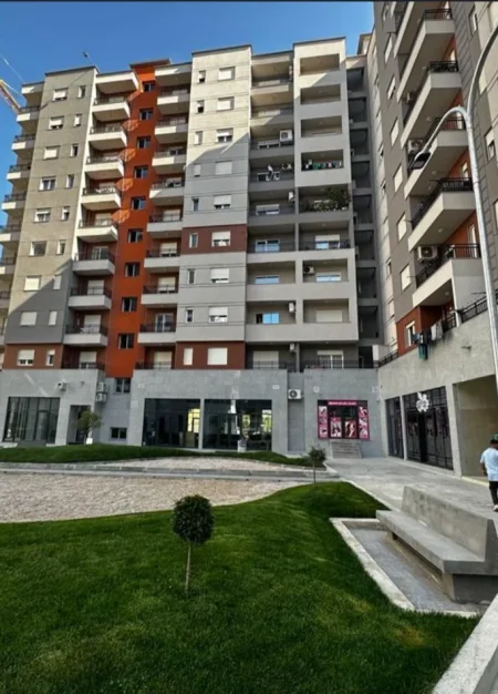🏢 Jepet me Qera Ambient Biznesi ne Astir,  1000 €uro