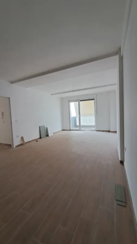 Tirane, jepet me qera apartament 2+1+Ballkon Kati 5, 100 m² 400 € (Astir)