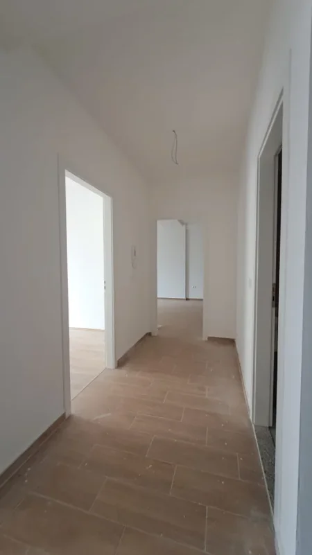 Tirane, jepet me qera apartament 2+1+Ballkon Kati 5, 100 m² 400 € (Astir)