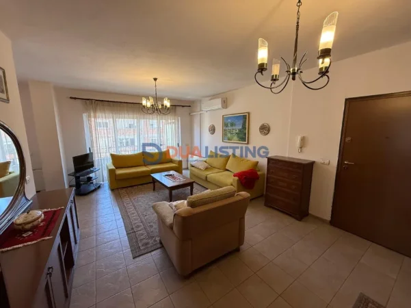 Tirane, jepet me qera apartament duplex 3+1+Ballkon Kati 3, 150 m² 1.250 € (Rruga e Elbasanit)