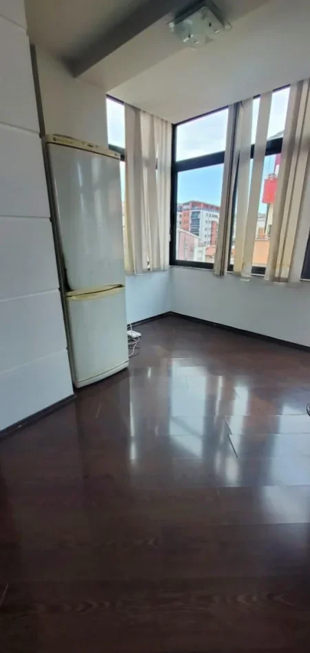 Tirane, jepet me qera apartament 2+1 Kati 5, 112 m² 600 € (Kodra E Diellit)