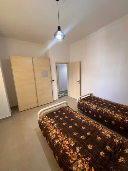 Tirane, jepet me qera apartament 2+1+Ballkon Kati 1, 110 m² 650 € (Kodra e Diellit)