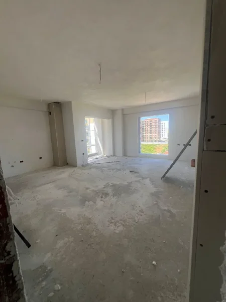 Tirane, shitet apartament 3+1 , 131 m² 203.000 € (Rrethi i Klanit)