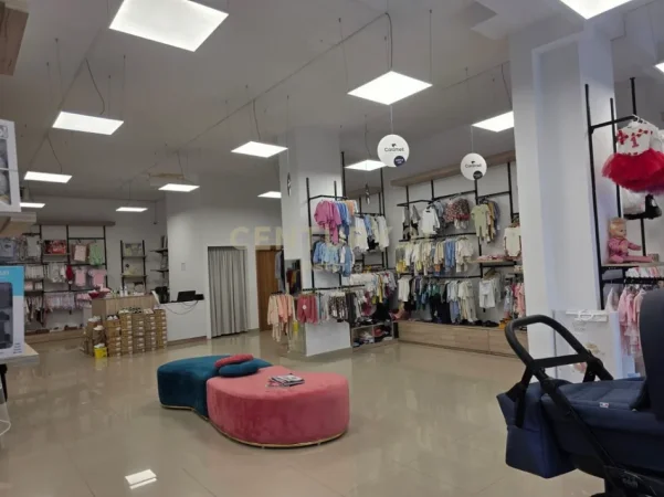 Tirane, shitet ambjent biznesi , 133 m² 