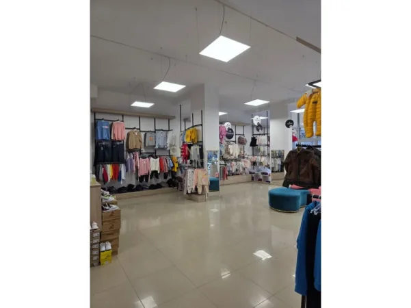 Tirane, shitet ambjent biznesi , 133 m² 