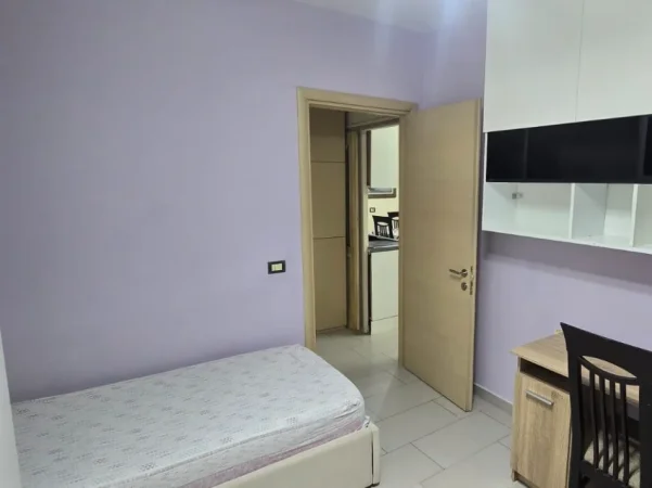 Tirane, jepet me qera apartament 2+1+Ballkon Kati 5, 95 m² 500 € (Astir)