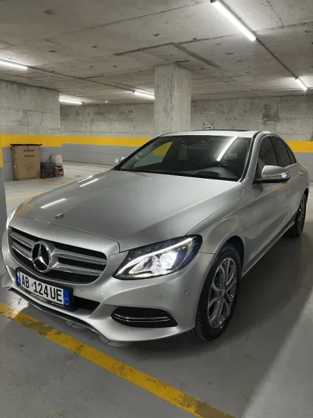 Tirane, shitet Shitet Mercedes Benz C Class 13’300€ Nafte, gri metalizato automatik Kondicioner 150.000 km 13.300 €