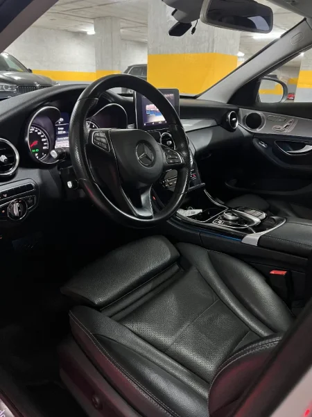 Tirane, shitet Shitet Mercedes Benz C Class 13’300€ Nafte, gri metalizato automatik Kondicioner 150.000 km 13.300 €