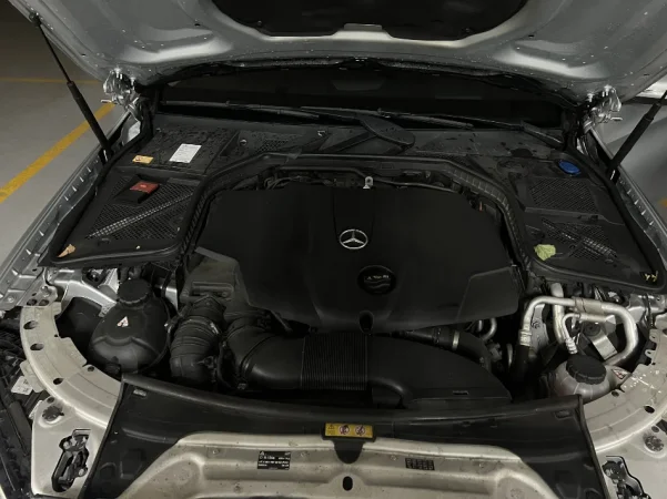 Tirane, shitet Shitet Mercedes Benz C Class 13’300€ Nafte, gri metalizato automatik Kondicioner 150.000 km 13.300 €