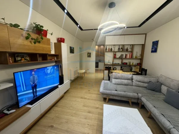 Tirane, shitet apartament 2+1+Aneks+Ballkon Kati 3, 265.000 € 
