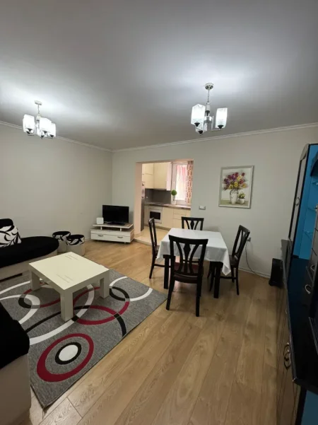 Tirane, jepet me qera apartament 1+1 Kati 4, 70 m² 550 € (Përballë Shkollës “Besnik Sykja”)