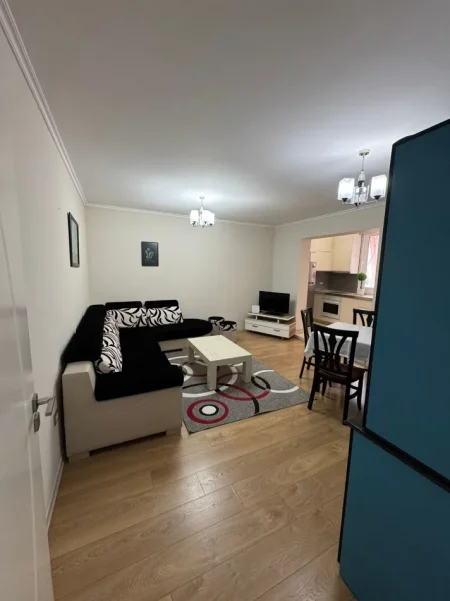 Tirane, jepet me qera apartament 1+1 Kati 4, 70 m² 550 € (Përballë Shkollës “Besnik Sykja”)