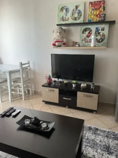 Tirane, jepet me qera apartament 1+1 Kati 3, 65 m² 480 € (ISH PARKU)