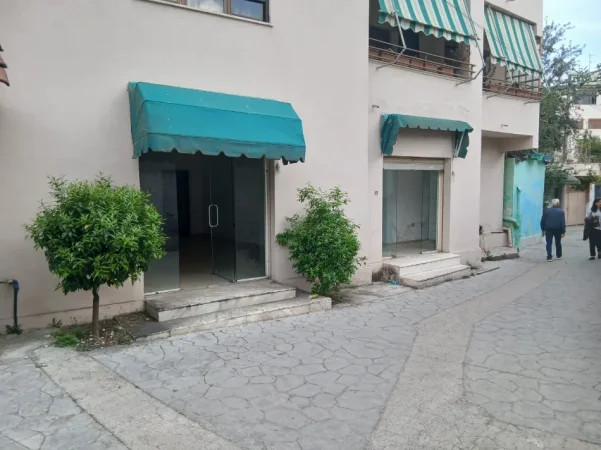 Tirane, jepet me qera ambjent biznesi Kati 0, 120 m² 1.000 € 