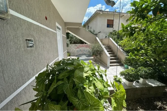 Vlore, shitet shtepi 4+1 Kati 2, 200 m² (Rruga. Haxhi Xhyheri, Vlore)