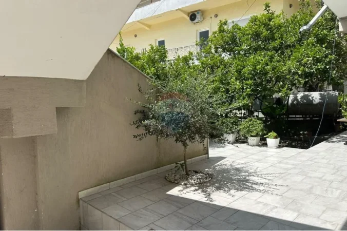 Vlore, shitet shtepi 4+1 Kati 2, 200 m² (Rruga. Haxhi Xhyheri, Vlore)