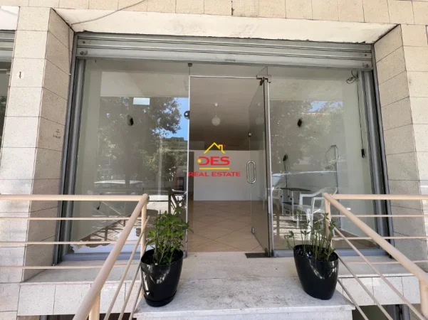 Vlore, jepet me qera ambjent biznesi Kati 0, 80 m² 300 € (Rruga Sulejman Delvina)
