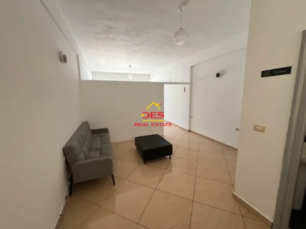 Vlore, jepet me qera ambjent biznesi Kati 0, 80 m² 300 € (Rruga Sulejman Delvina)