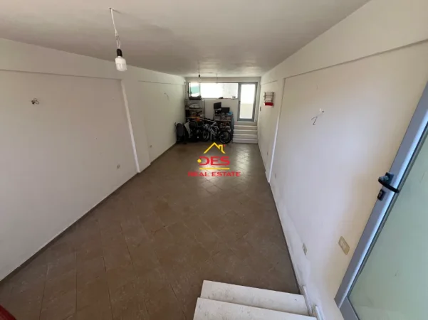 Vlore, jepet me qera ambjent biznesi Kati 0, 80 m² 300 € (Rruga Sulejman Delvina)