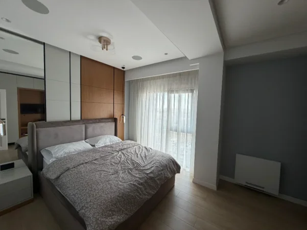 Tirane, shitet apartament duplex Dublex Kati 9, 315 m² (Square 21, Tiranë)