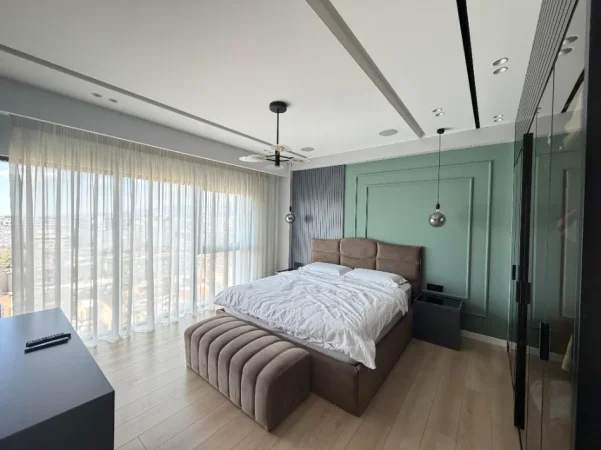 Tirane, shitet apartament duplex Dublex Kati 9, 315 m² (Square 21, Tiranë)