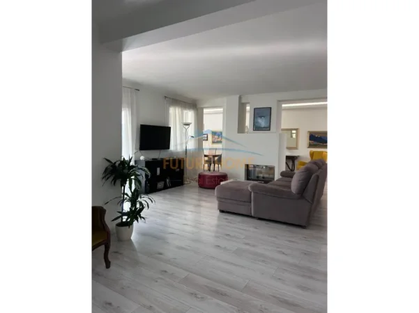 Tirane, shitet apartament 2+1+Aneks+Ballkon Kati 10, 600.000 € 