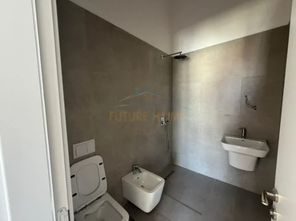Tirane, shitet apartament 3+1+Aneks+Ballkon Kati 13, 133 m² 380.000 € 