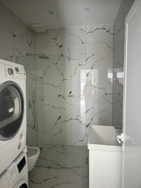 Tirane, jepet me qera apartament 1+1 Kati 1, 75 m² 450 € (5 maji)
