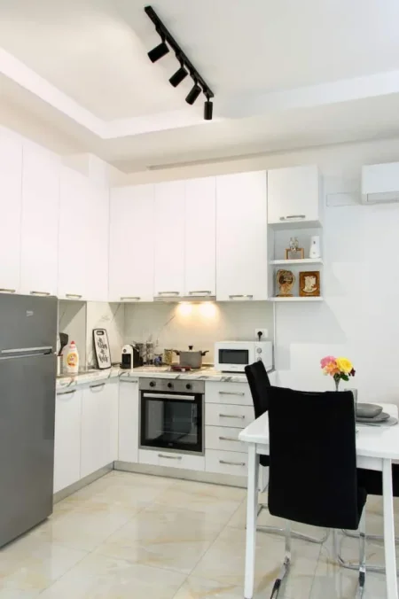Tirane, jepet me qera apartament 1+1+Ballkon Kati 6, 55 m² 550 € (Rr. Siri Kodra, SiRI 2)
