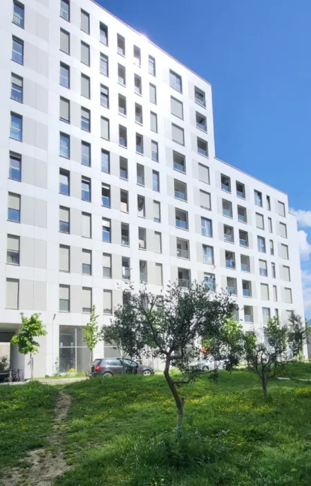 Tirane, jepet me qera apartament 1+1+Ballkon Kati 6, 55 m² 550 € (Rr. Siri Kodra, SiRI 2)