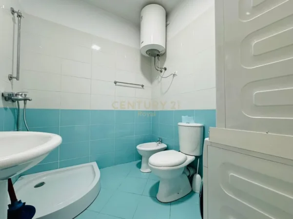 Tirane, jepet me qera apartament 1+1 Kati 6, 55 m² 550 € (ish fusha aviacionit)