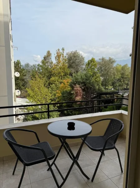 Tirane, jepet me qera apartament duplex 1+1 Kati 2, 75 m² 850 € 