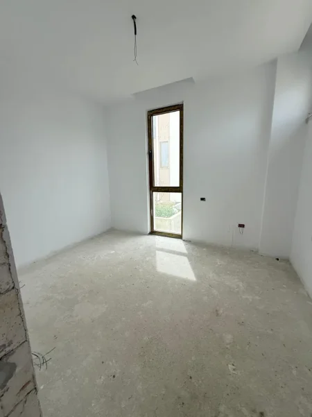 Tirane, shitet apartament 2 Katshe Kati 0, 334 m² 750.000 € (TEG)