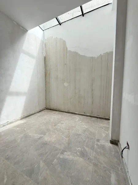 Tirane, shitet apartament 2 Katshe Kati 0, 334 m² 750.000 € (TEG)