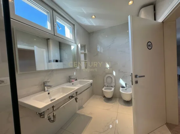 Tirane, jepet me qera apartament 2+1+Ballkon Kati 9, 133 m² 1.100 € (rruga e elbasanit)