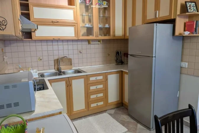 Tirane, jepet me qera apartament 1+1+Ballkon Kati 10, 70 m² 630 € (shkolla e baletit)