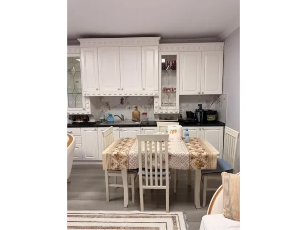 Tirane, jepet me qera apartament 2+1 Kati 1, 100 m² 