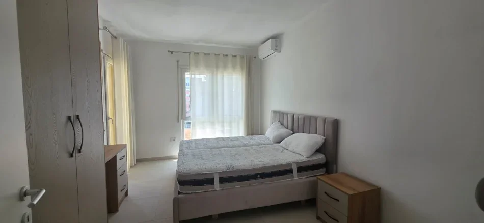 Tirane, jepet me qera apartament 2+1 Kati 4, 100 m² 600 € (Ish Dogana)